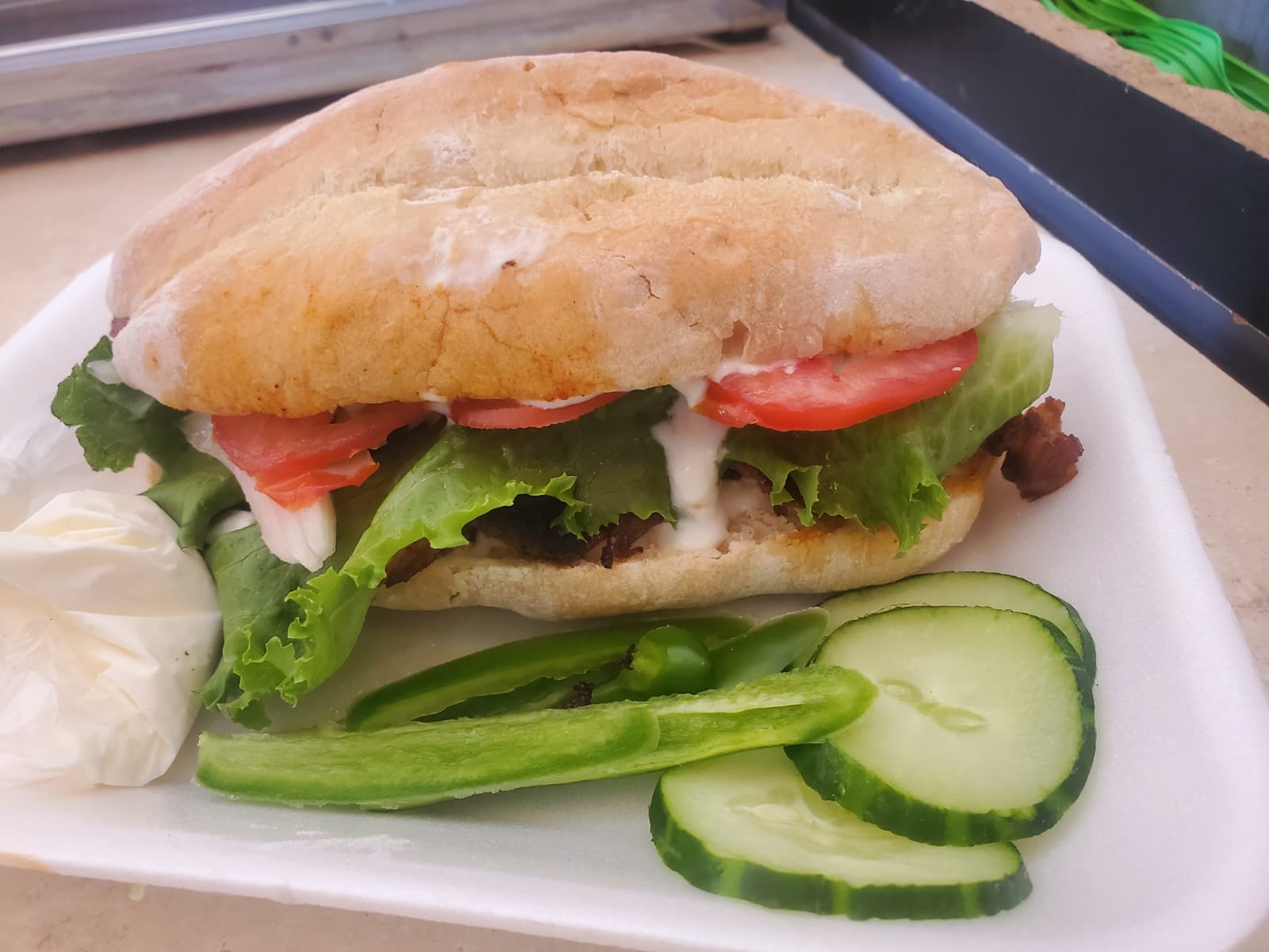 Lonche de Milanesa de Pollo Empanizada