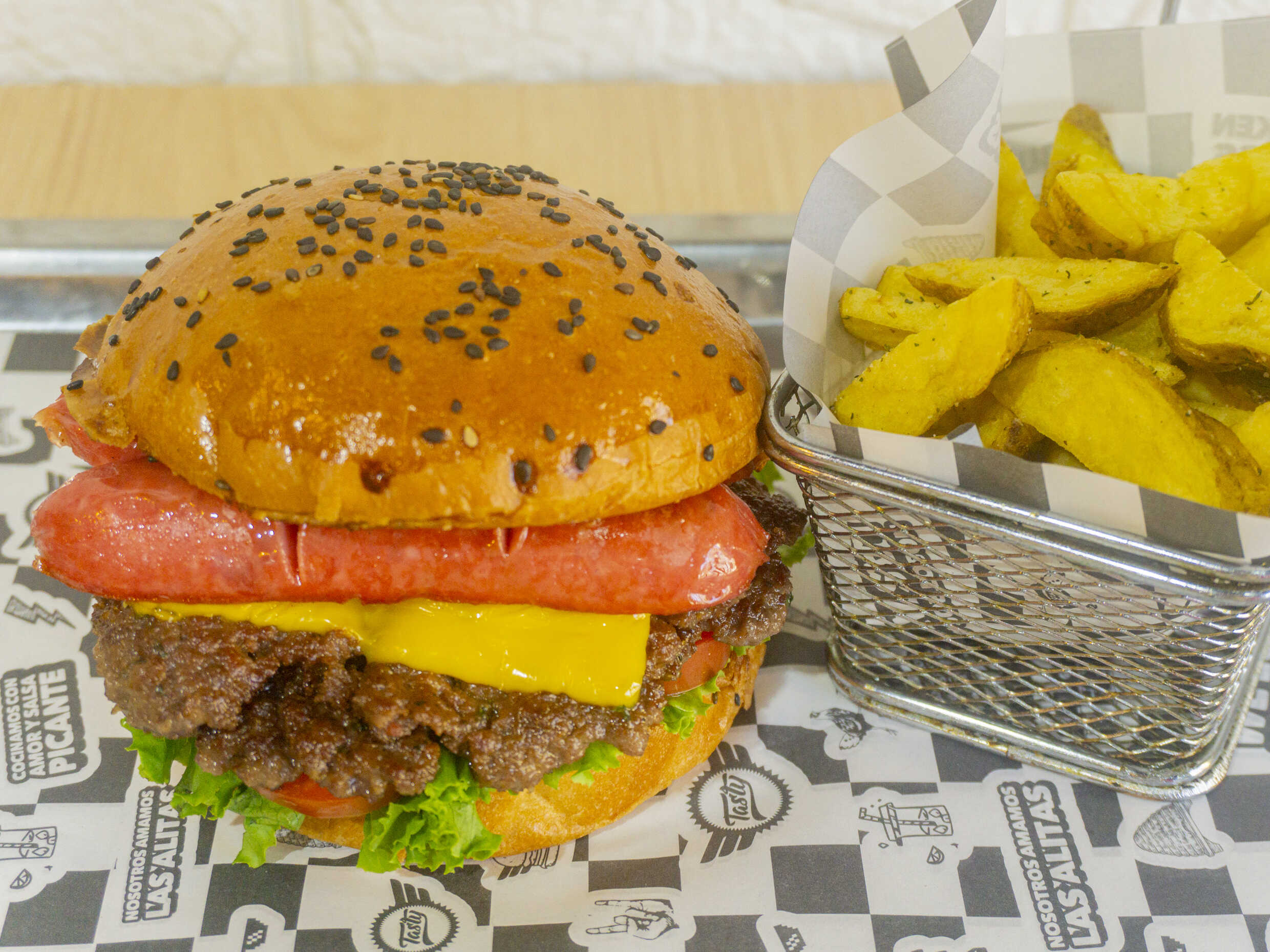 Combo Smash Burger Premium más Papas Fritas