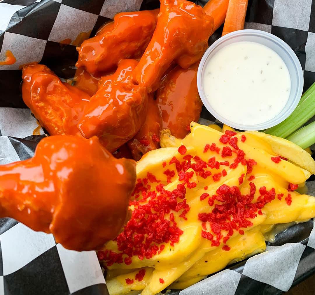 Orden de Alitas Individual + Papas Con Queso