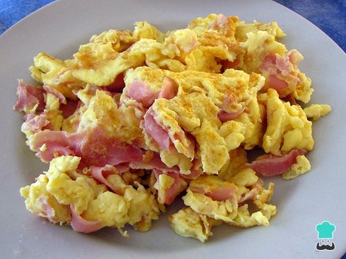 HUEVOS REVUELTOS C/JAMON