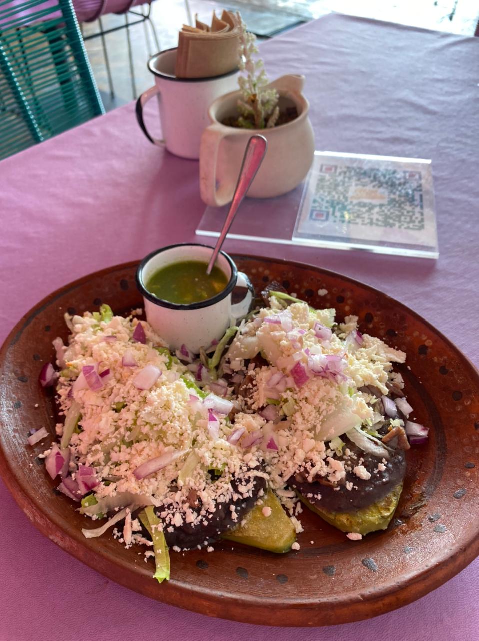Chilaquiles con chicharrón en Salsa Verde