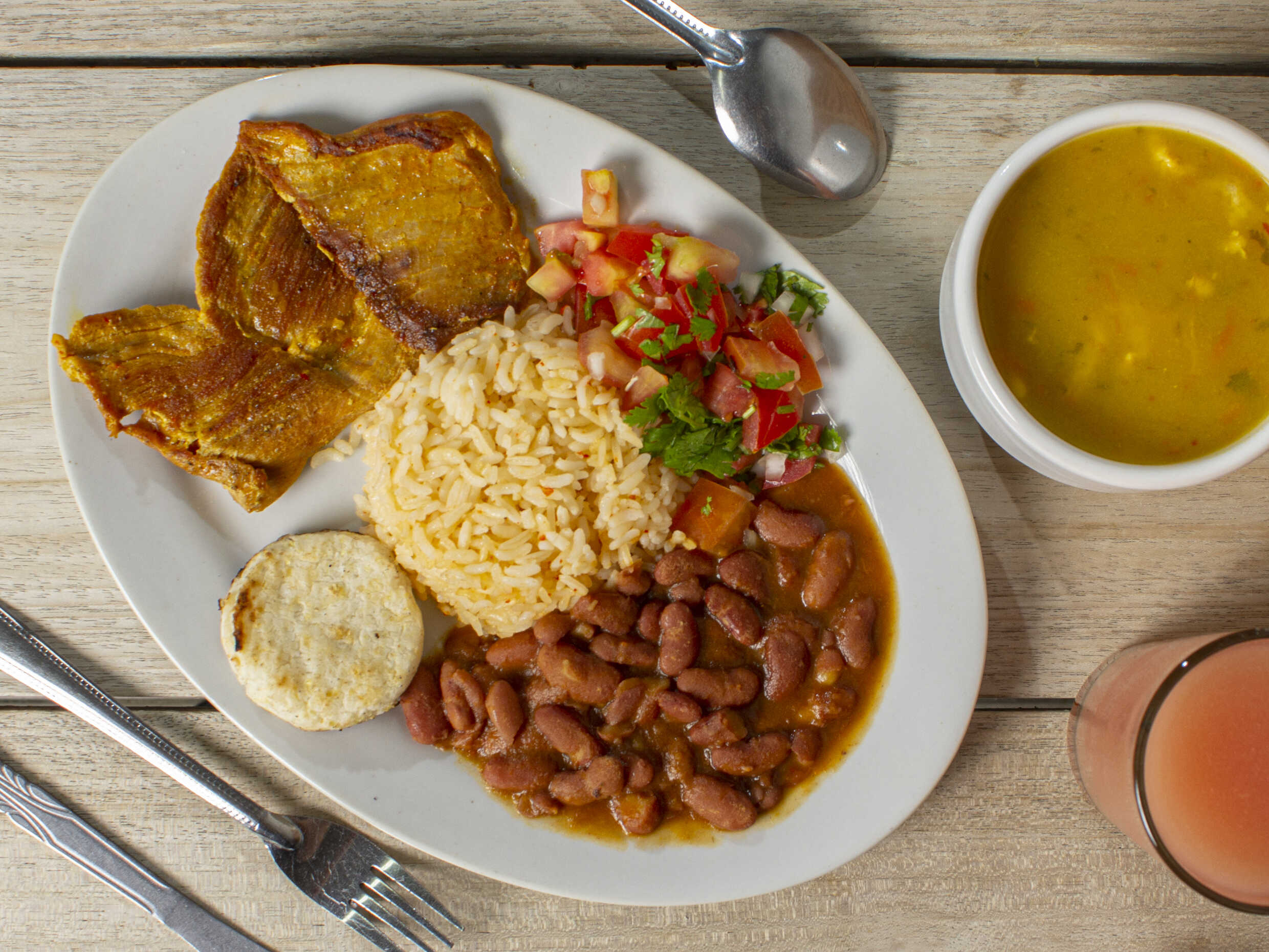 Almuerzo con carne de Cerdo