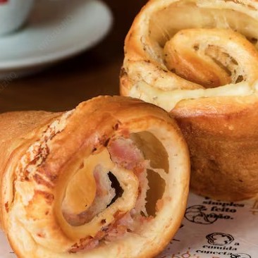 Brioche de queijo e presunto ou 3 queijos