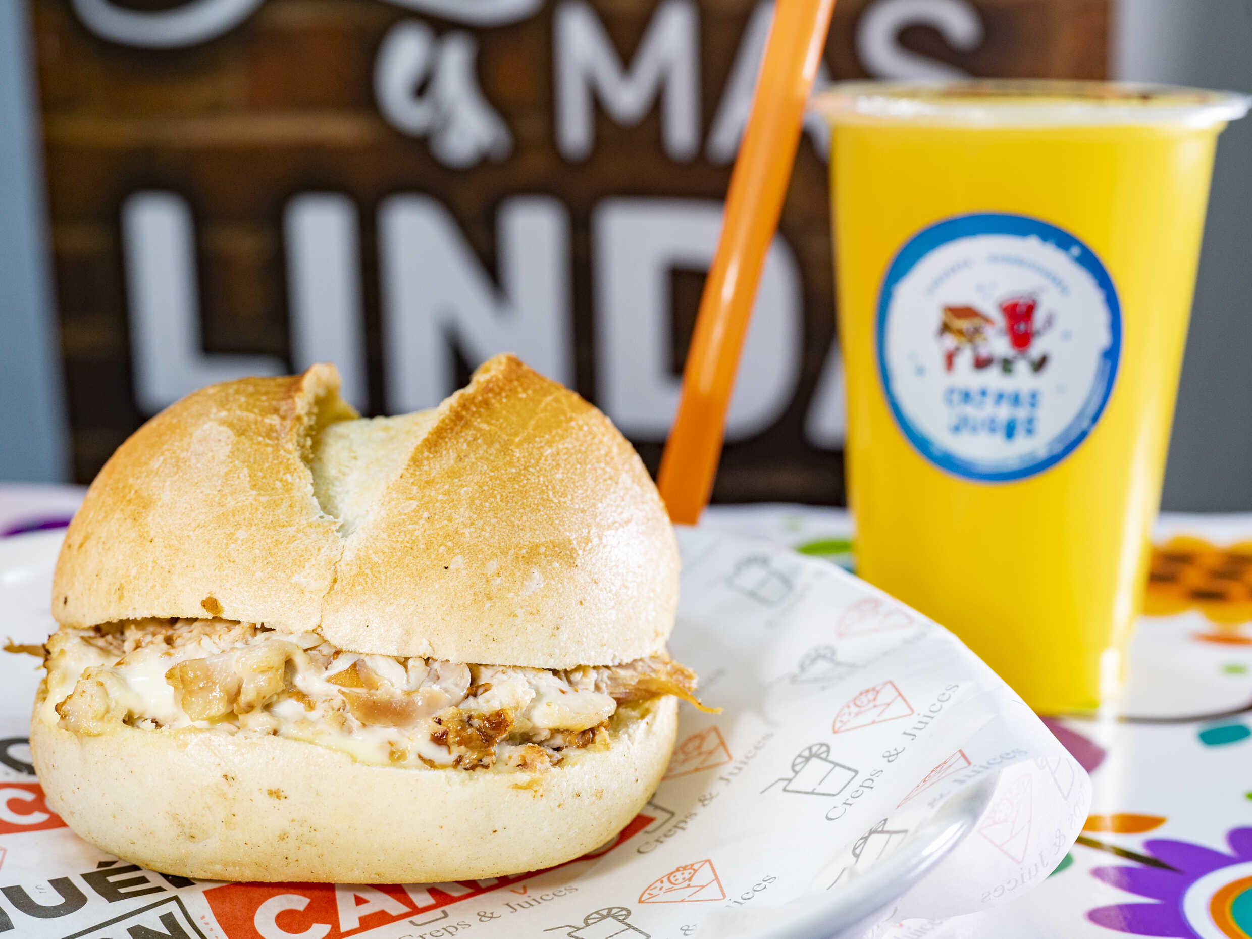 Combo 1 -Sándwich con Pollo a la Brasa y Jugo 21oz