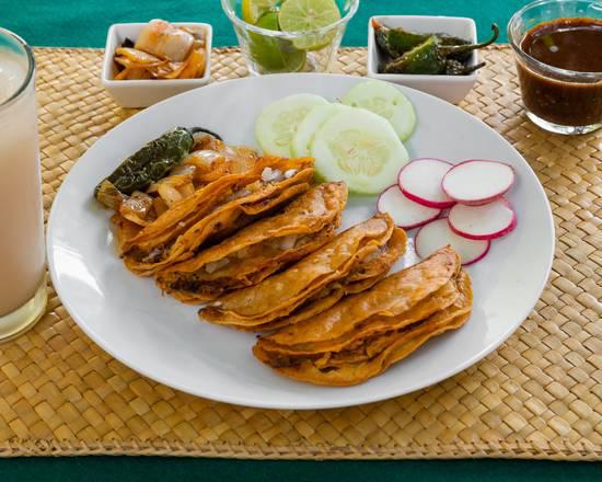 Taco de Barbacoa Dorado