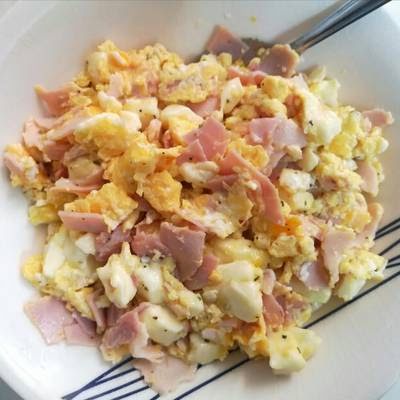 Desaunos Huevos con Jamón