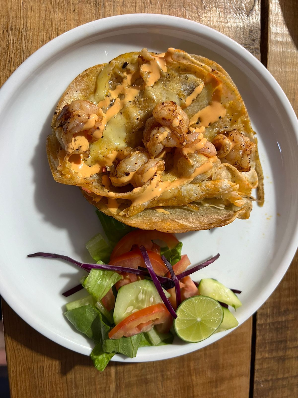 Quesadilla de camarón enchilado