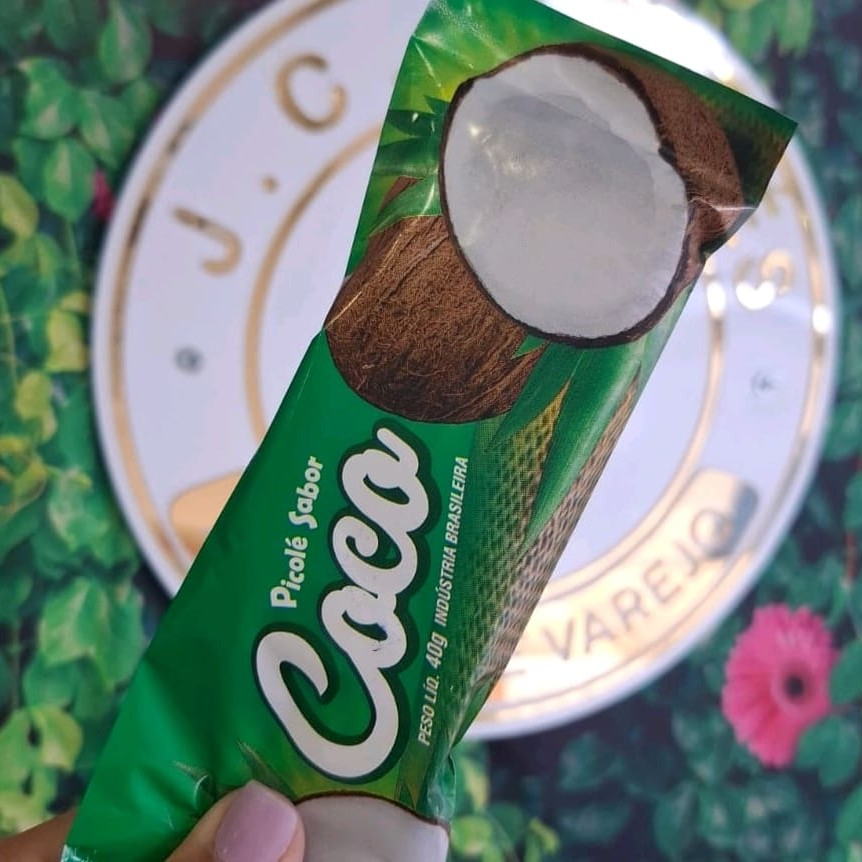 Picolé cremoso de Coco com Coco fresco ralado (com adição de leite e seus derivados)