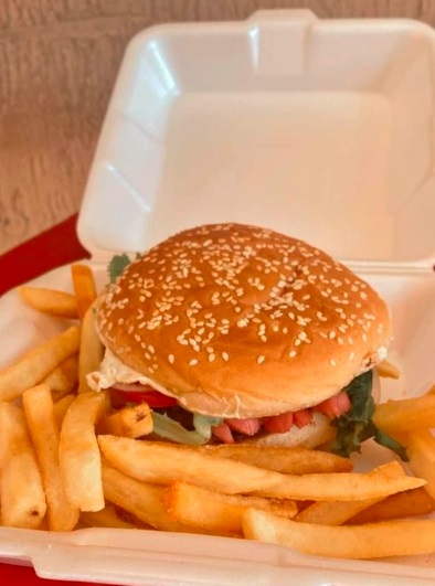 Hamburguesa y bebida