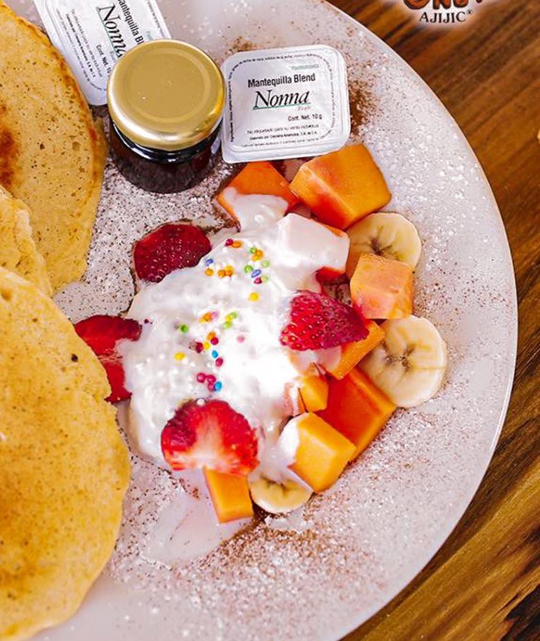 Plato de Frutas con Yogurt