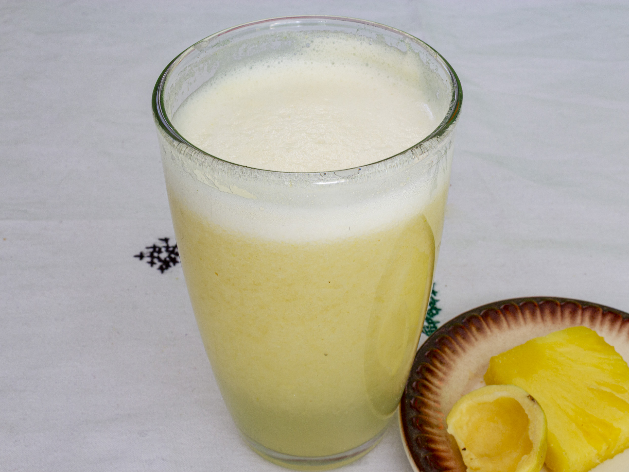 Agua de Piña con Guayaba 1lt