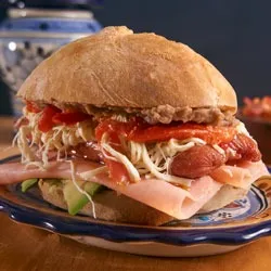 Torta de Quesillo jamon y salchicha