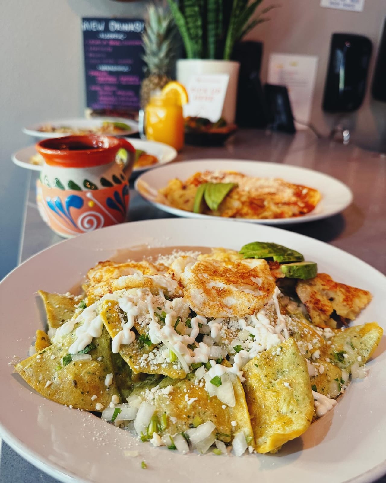 Chilaquiles de Carne Asada con Salsa Verde