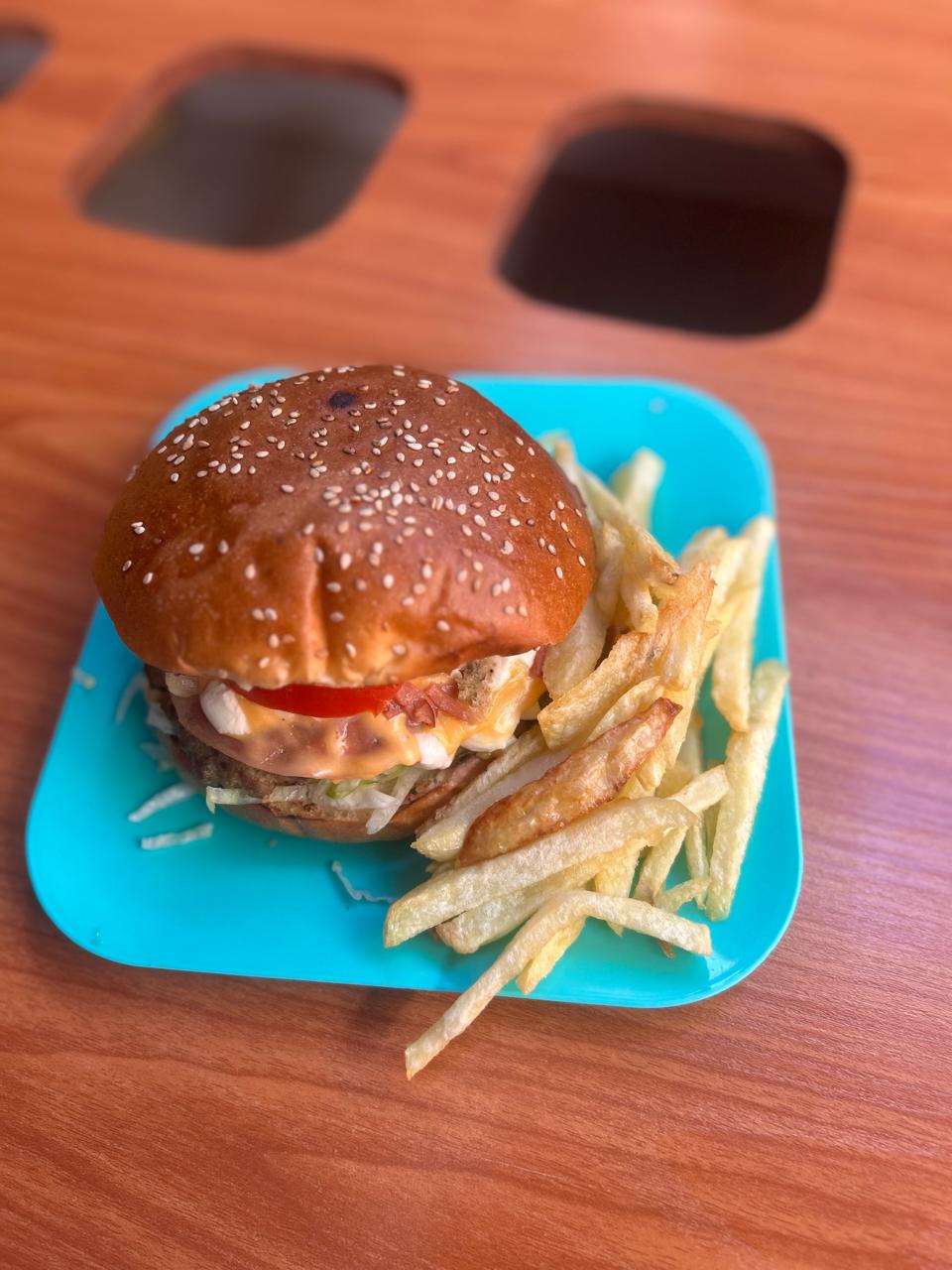 Combo Hamburguesa Clasica+agua+papas