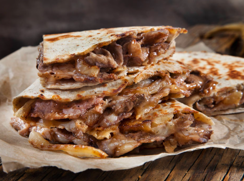 Quesadillas de Birria + bebida coca cola 250 ml