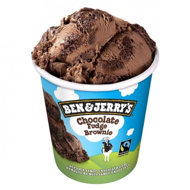 Sorvete sabor chocolate com pedaços de bolo sabor chocolate, 458ml.