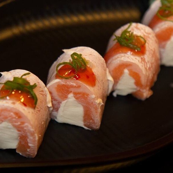 File de barriga de salmão com cream cheess