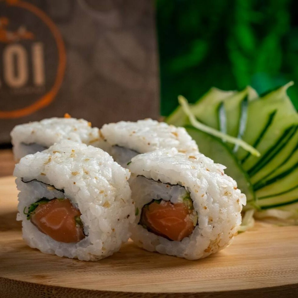 Salmão, arroz e gergelim - 10 unidades    ----------tags------------- Sushi/japa/culinária japonesa/sushi em casa / promoções/makimonos/Philadelphia/filadélfia/hot filadélfia/ hot Philadelphia/sunomono/entre grátis/combinados/Carpaccio/cevite/sashimi de salmão/sushi por 1 real / promoção de hot/temaki/yakissoba