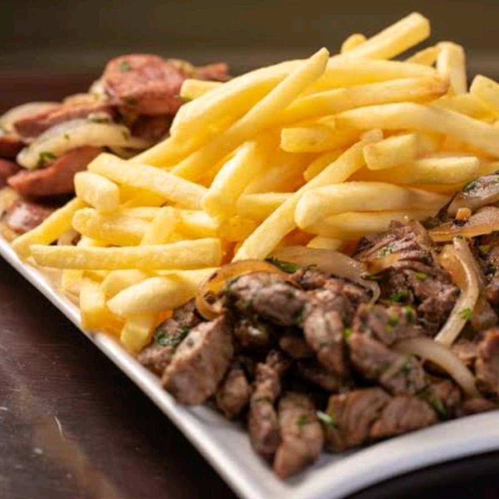 Batata ,calabresa e carne acebolada