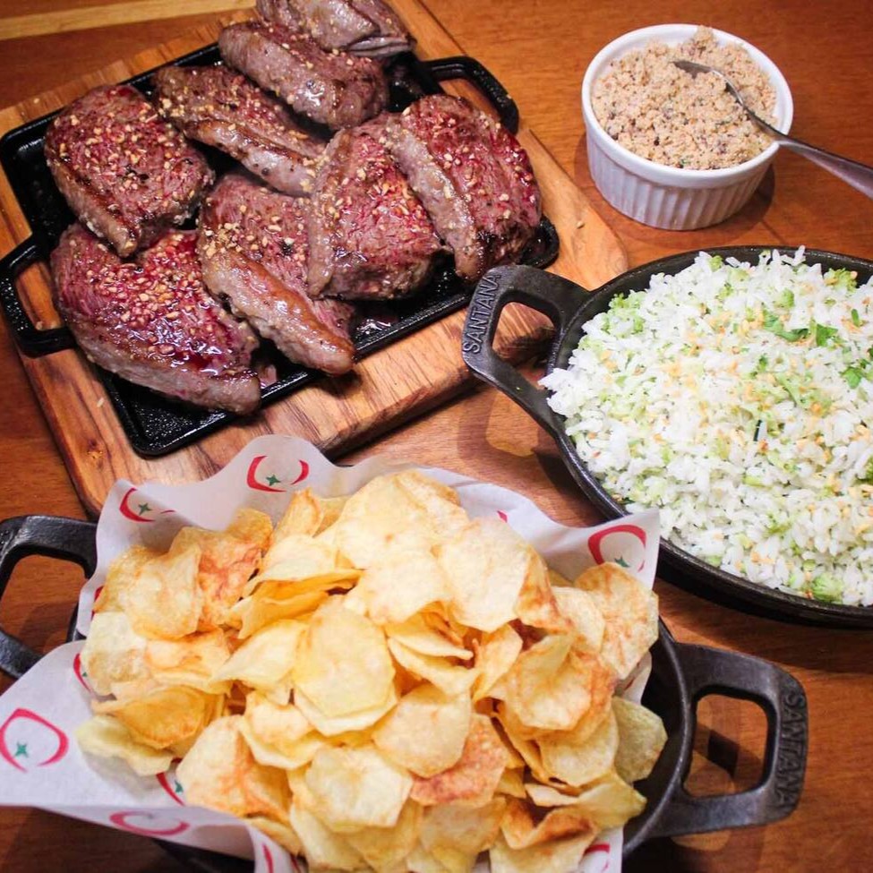 Arroz, feijão, farofa e batata frita