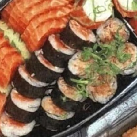 16 sashimis de salmão + 12 hot crocante + 06 philadelfia roll + 06 skin roll + 05 joe joe

Combo completo para quem ama variedade e qualidade na culinária japonesa. São 16 sashimis de salmão frescos e delicados, 12 hot crocantes empanados e recheados, 6 Philadelphia roll com salmão e cream cheese, 6 skin roll com pele de salmão crocante e 5 Joe Joe com salmão recheado com cream cheese e molho especial. Uma experiência irresistível para saborear sozinho ou compartilhar.


** Todos os pedidos serão enviados no barquinho promocional enquanto durarem os estoques.
