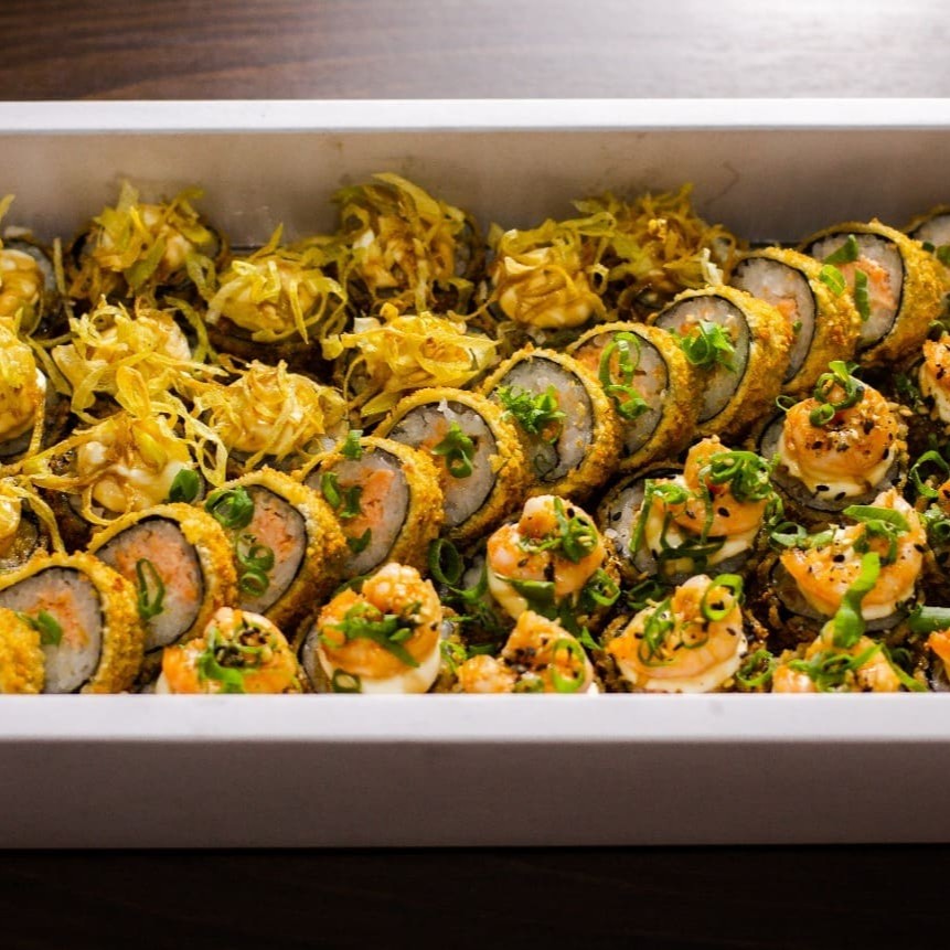 36 peças: 12 Hot Phila, 12 Hot Frutos, 12 Hot Phila c/ Alho Poró.