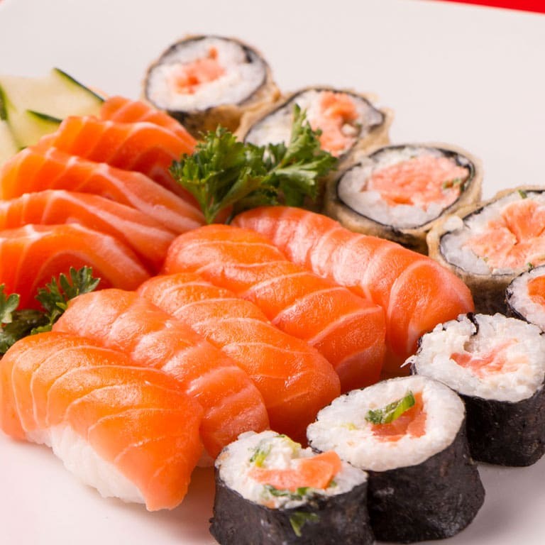 4 sashimis + 4 sushi + 4 filadélfia + 4 hot