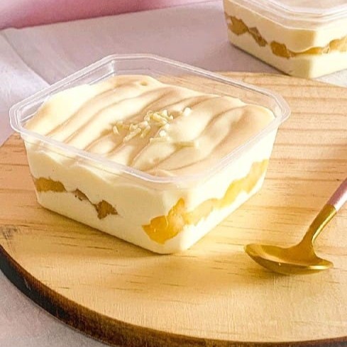 Creme Nuvem com geleia de Abacaxi decorado com granulé de chocolate branco. (Peso aproximado 150gr)