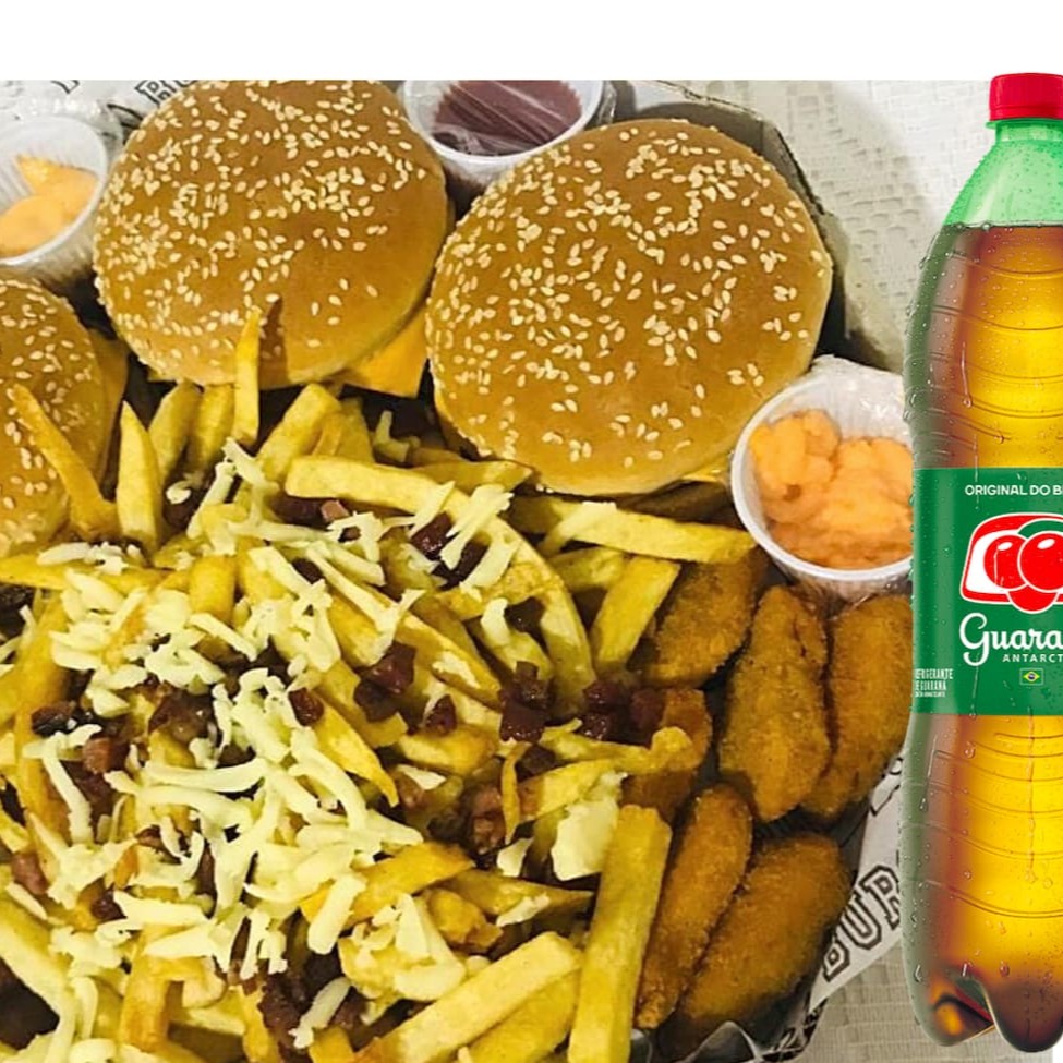 Este combo chegou para fazer a combinação perfeita para 3 pessoas!  3 burguer, nuggets, anéis de cebola empanadas, batata frita c/ calabresa defumada, mussarela derretida, com aquele delicioso aroma de orégano e molhos com Guaraná antárctica geladinho ou Pepsi. Hmmm, Que delicia...  Enviamos O Refri Disponivel No Estoque.