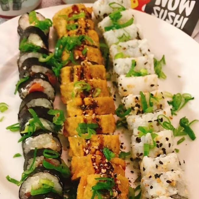 12 Hot Philadelphia - 12 Philadelphia - 12 Uramaki