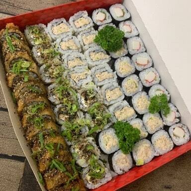 Escolha  20 makimono  20 uramaki  12 hot holl