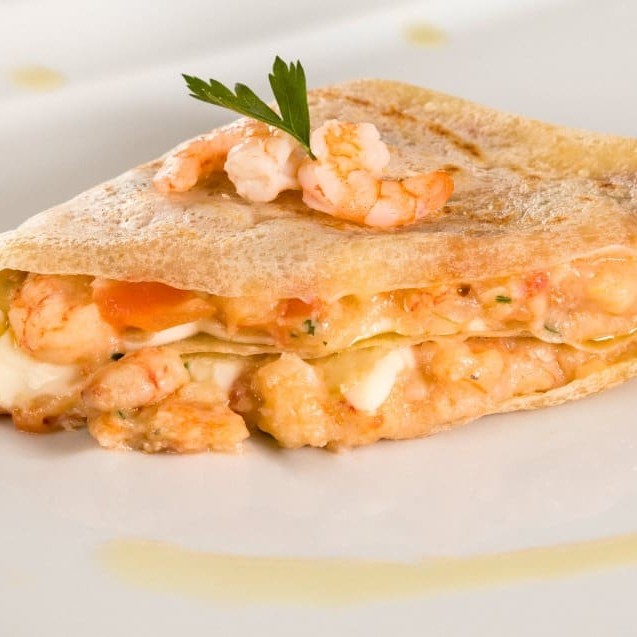 Crepe de massa caseira, super recheado com camarão refogado no azeite na hora, mais 1 queijo e 5 acompanhamentos de sua preferência!  #acai #crepe #tapioca #salada #natural #fit #lowcarb #jardimcrepetapioca #lanche #francesa #crepesalgado #crepedoce #tapiocasalgada #tapiocadoce #Catupiry #frango #carneseca #costelabovina #camarão #salmão #salame #presunto #calabresa #peitodeperu #docedeleite #Nutella #romeuejulieta #chocolate #kinderbueno #Milka #nestle #lacta #pizza #hamburguer #artesanal