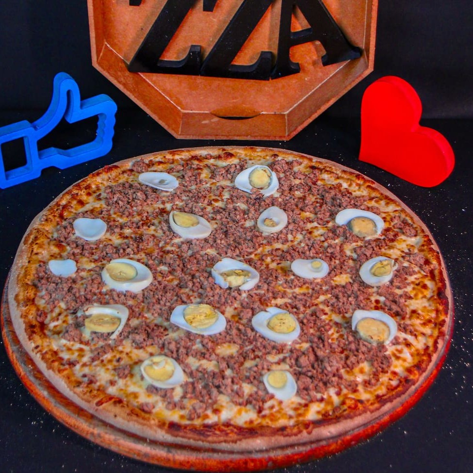 Molho da casa, mussarela, Atum, Ovos e Orégano