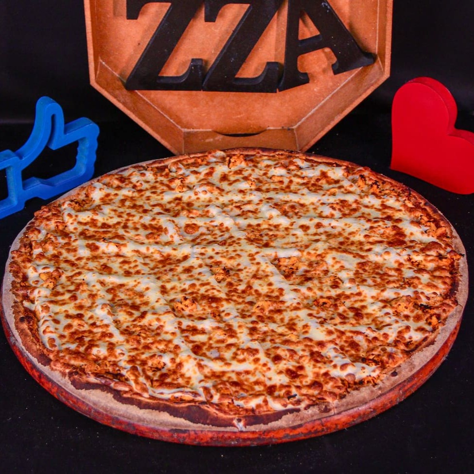 Molho da casa, mussarela, frango desfiado, Catupiry Original e orégano