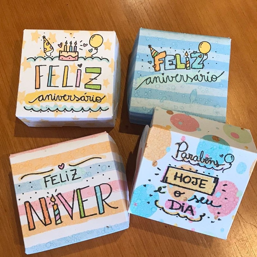 Caixa vazia. Sugestão: 4 Brigadeiros (comprados a parte)