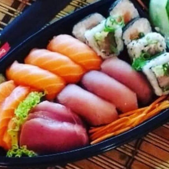 3 sushi salmão - 3 sushi atum - 3 sashimi salmão - 3 sashimi atum - 6 Philadelphia - 6 uramaki atum