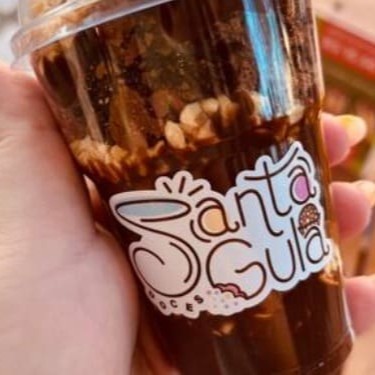 Brownie, brigadeiro preto, Nutella e amendoim.