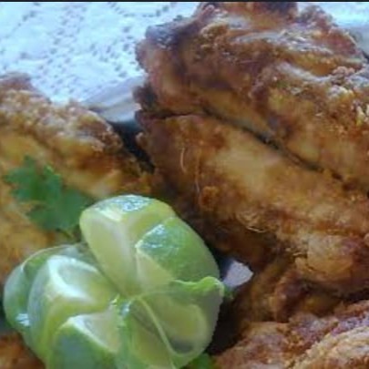 Arroz, feijão, macarrão, farofa, sardinha frita