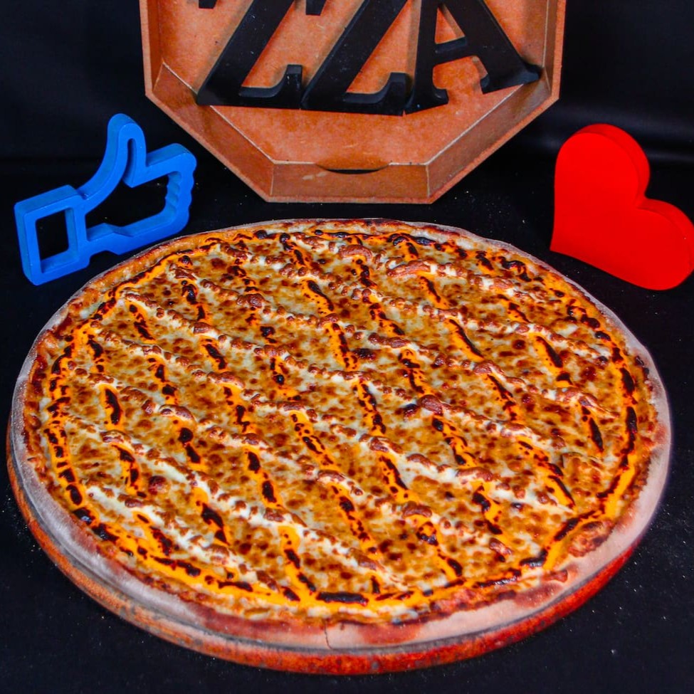 Molho da casa, mussarela, Catupiry Original, cheddar Original, gorgonzola, parmesão e orégano