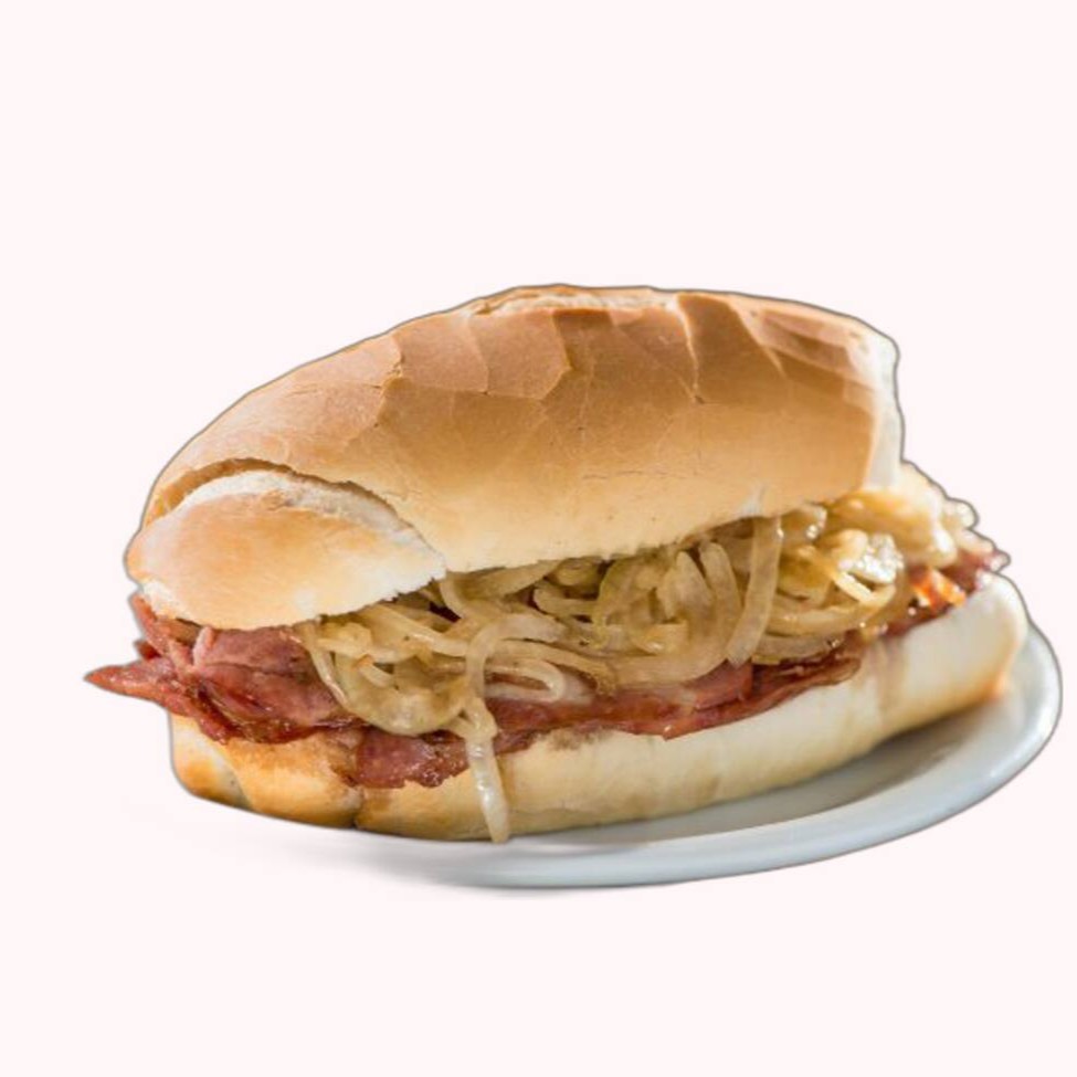 Sanduíche de Linguiça Fina Defumada com Cebola