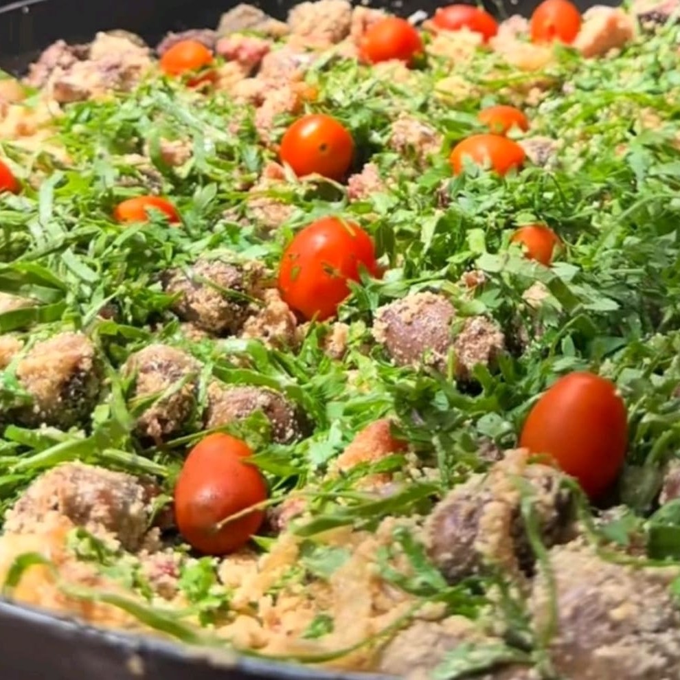 Coração  abacaxi,couve,cebola,tomate,Bacon,Calabresa e farinha