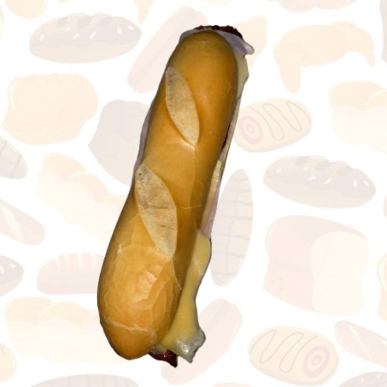 Pão com linguiça ovo e queijo