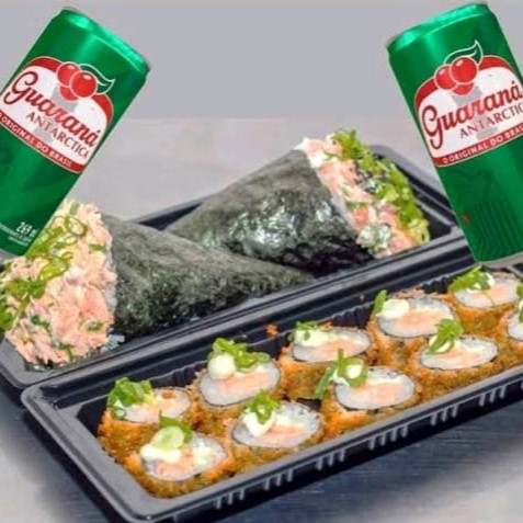 2 temais de salmão grelhado, mais 12 unidades de hotholl creme , mais 2 refrigerante de lata