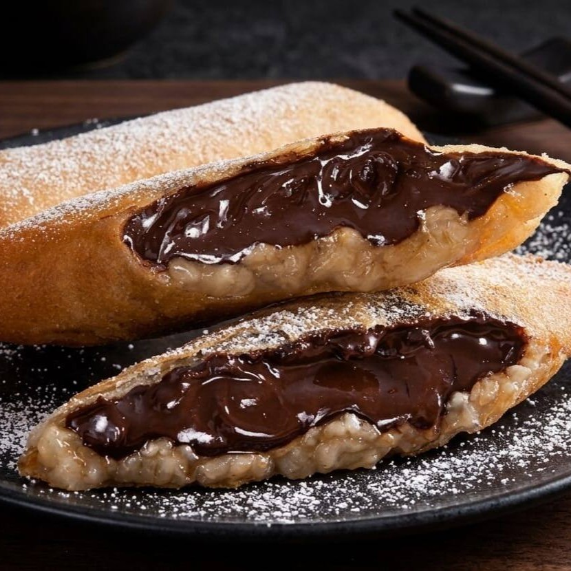 Massa Crocante e frita de Harumaki recheada com Nutella.