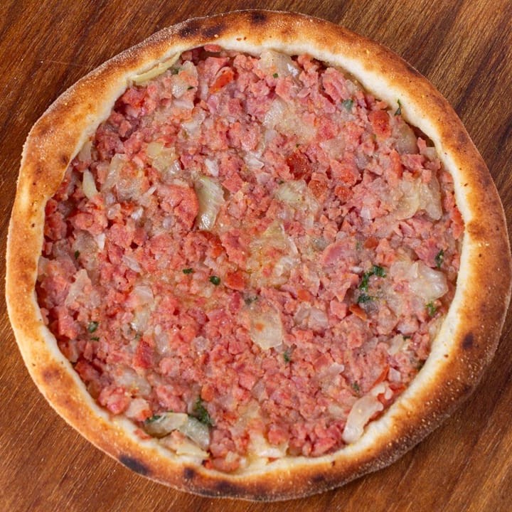 Calabresa, cebola e salsinha