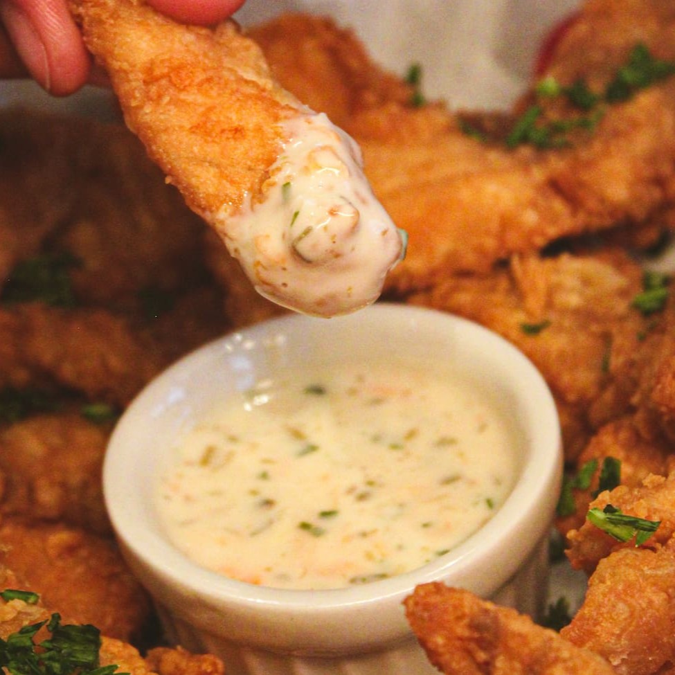 Acompanha molho tártaro