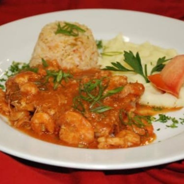 Acompanha: arroz, perê ou legumes