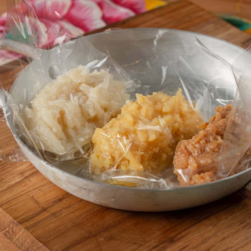 Deliciosa bandeja de cocada com 3 unidades.