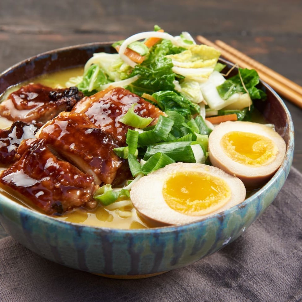 2 lamens de frango caldo curry.