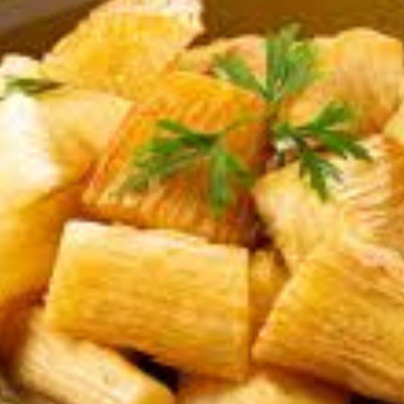 Porção de aipim frito.